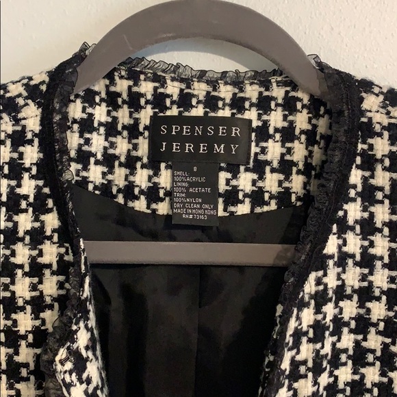 Black & White Coat - Picture 3 of 4